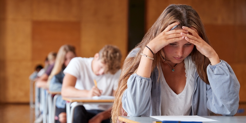 Как помочь ребёнку пережить школьные экзамены: советует эксперт по подготовке к ЕГЭ и ОГЭ